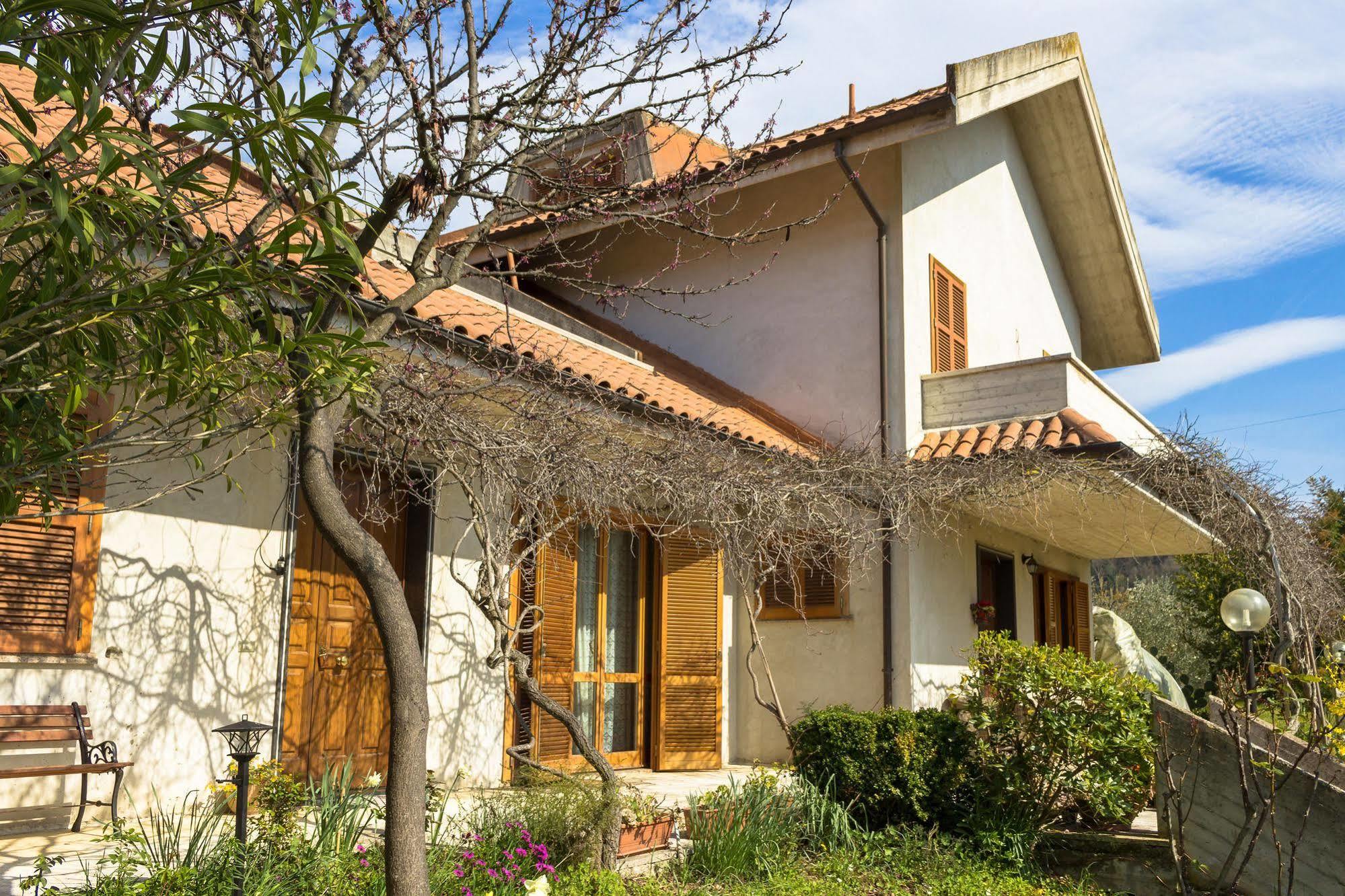 Le Monachette Bed & Breakfast Ascoli Piceno Bagian luar foto